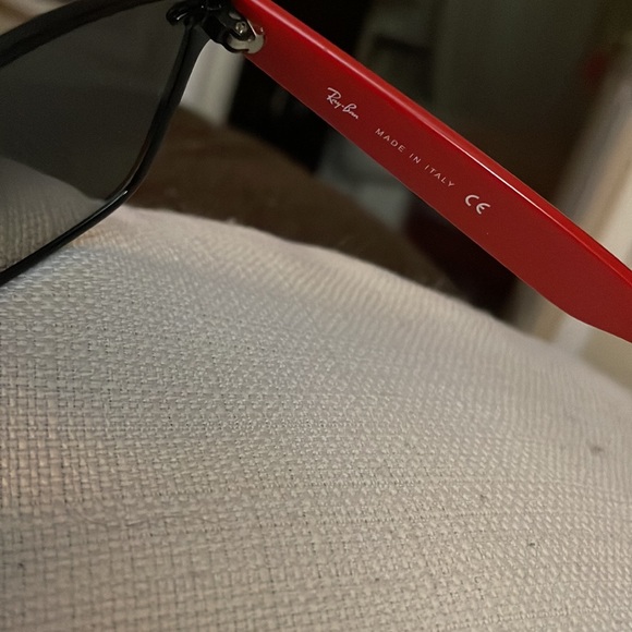 Ray-Ban Sunglasses - Picture 8 of 9